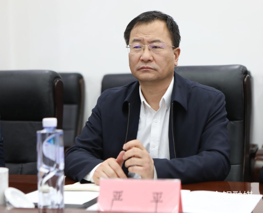 20231212-严平在ty8天游平台登录汝阳主持召开专题会议1.jpg